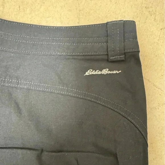 Eddie Bauer Tech Capri Pants Women's Size 6
Navy Storm Repel UPF50 - Picture 4 of 10